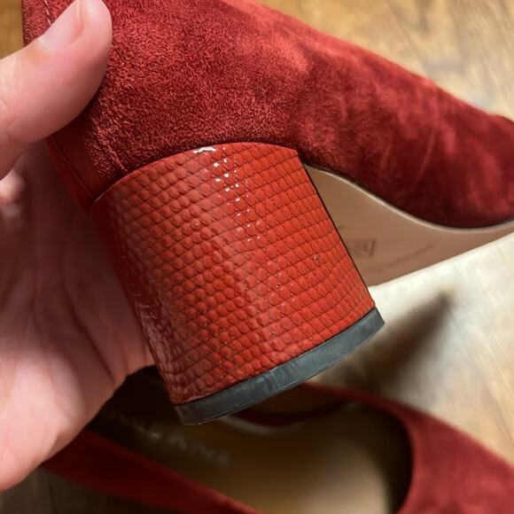 Donald Pliner Suzette Suede Block-Heel Pumps Size 6 - Picture 7 of 7